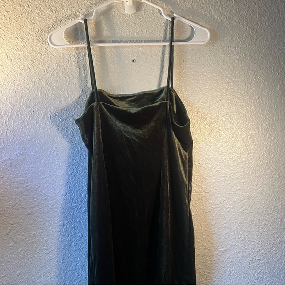 Forever 21 Women’s Velour Velvet Green Mini Party Dress Thin Straps Size Large - Picture 11 of 14